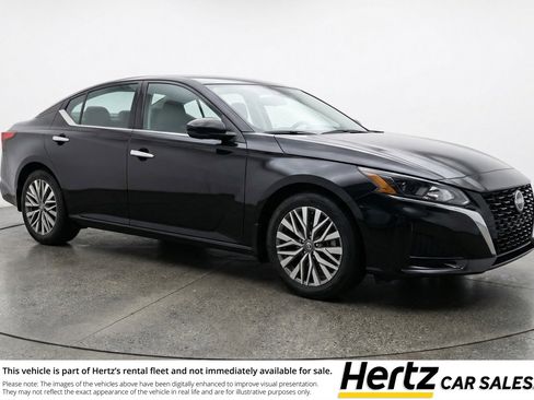 Used 2025 Nissan Altima 2.5 SV FWD image 1