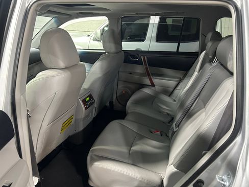 Used 2013 Toyota Highlander Limited image 14