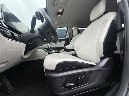 Used 2024 Kia Sportage EX image 18