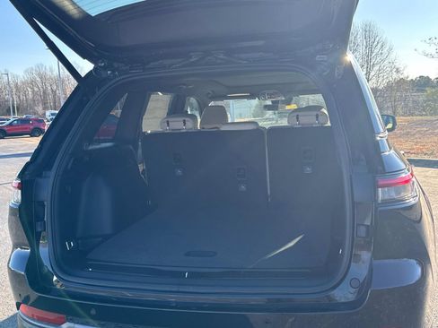 New 2026 Jeep Grand Cherokee Limited w/ Limited Altitude Package AWD/4WD image 13