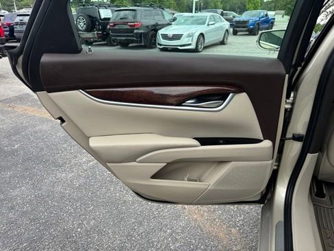 Used 2014 Cadillac XTS Luxury w/ Driver Awareness Package FWD image 15