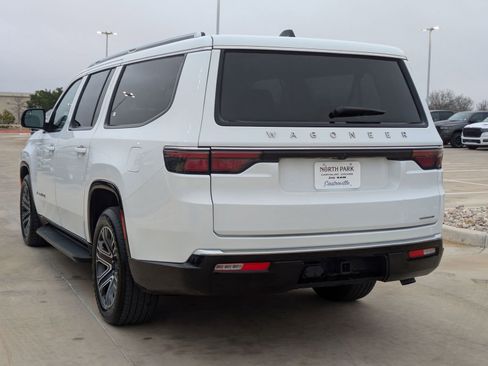 Certified 2024 Jeep Wagoneer L Series II w/ Flexible Seating Group image 5