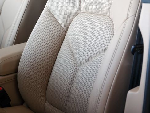 Certified 2026 Porsche Macan AWD/4WD image 40