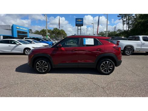 Used 2025 Chevrolet TrailBlazer LT w/ Convenience Package FWD image 5