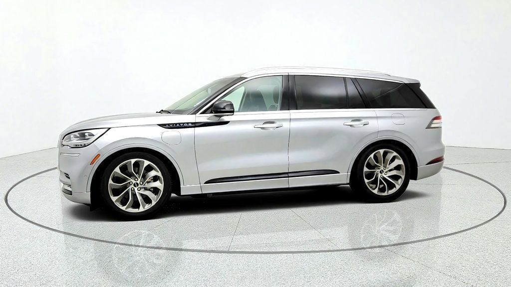 Used 2022 Lincoln Aviator Grand Touring w/ Equipment Group 301A AWD/4WD image 8