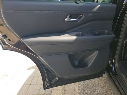 New 2026 Nissan Pathfinder Platinum image 24