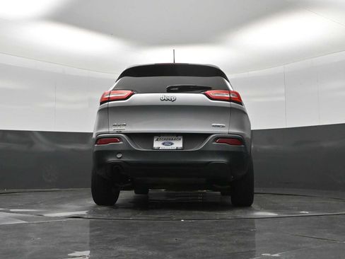 Used 2014 Jeep Cherokee Latitude AWD/4WD image 48