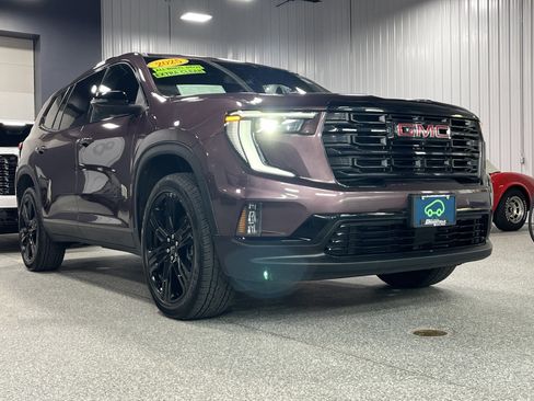 Certified 2025 GMC Acadia Elevation w/ Elevation Premium Package AWD/4WD image 5