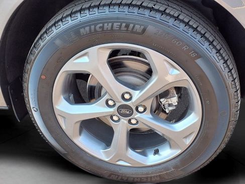 Used 2024 Ford Escape ST-Line w/ Tech Pack #1 AWD/4WD image 8