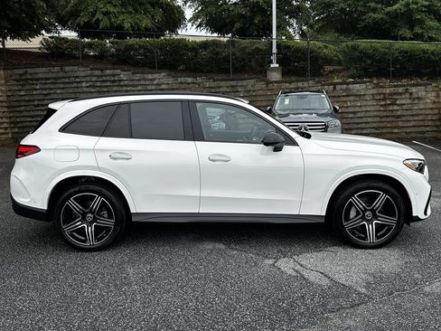 Certified 2025 Mercedes-Benz GLC 300 4MATIC image 9