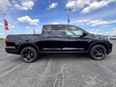New 2026 Honda Ridgeline Black Edition image 2