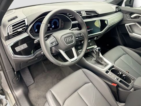New 2025 Audi Q3 2.0T Premium image 9