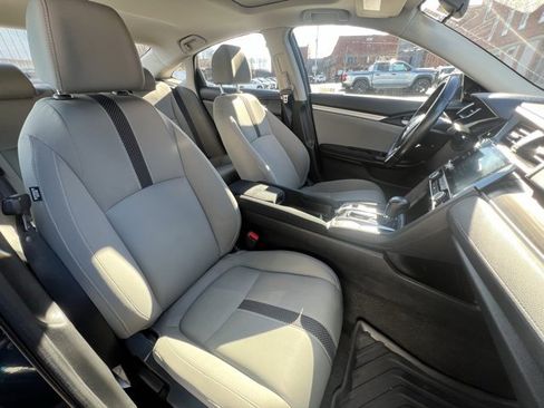 Used 2019 Honda Civic EX image 16