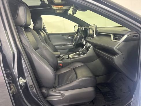 Used 2019 Toyota RAV4 XSE AWD/4WD image 4