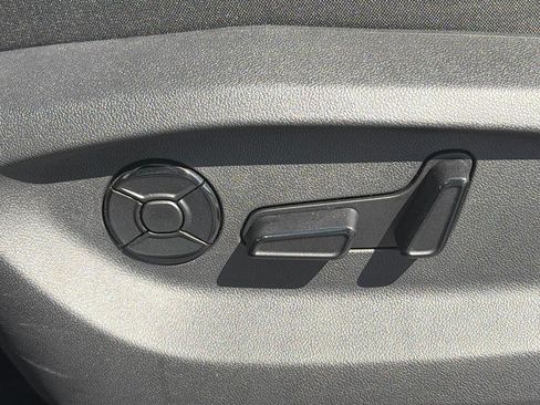 Certified 2026 Volkswagen Tiguan SE FWD image 19