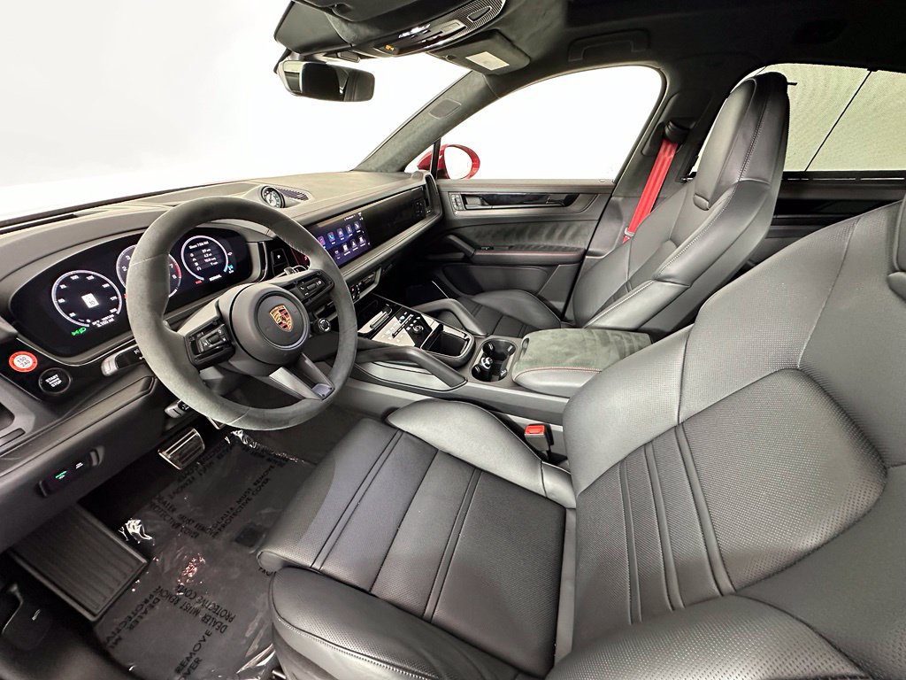 Used 2026 Porsche Cayenne GTS AWD/4WD image 4