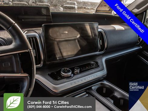 Used 2025 Ford Expedition Max Platinum image 6