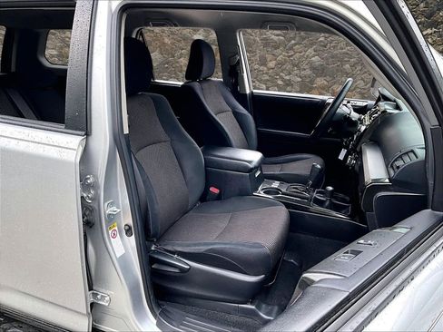 Used 2015 Toyota 4Runner Trail AWD/4WD image 7
