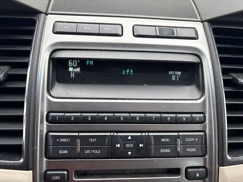 Used 2011 Ford Taurus Limited FWD image 7