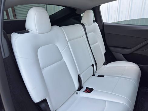 Used 2023 Tesla Model Y Long Range image 41