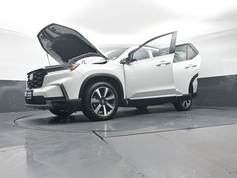 Used 2025 Honda Pilot Touring image 44