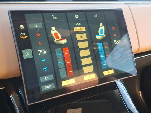 Used 2025 Land Rover Range Rover Sport SE image 25