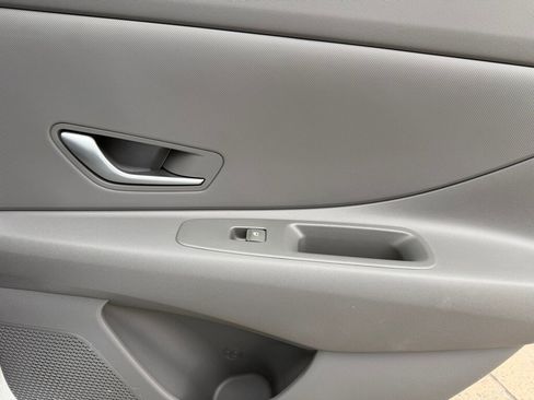 Certified 2025 Hyundai Elantra SE w/ Cargo Package image 29