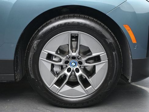 Used 2023 BMW iX xDrive50 w/ Ultimate Package 2 AWD/4WD image 28