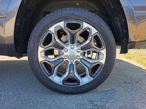 Used 2024 RAM 1500 Limited image 15