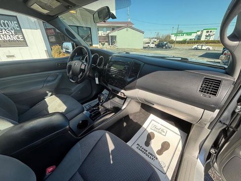 Used 2012 Toyota Tacoma 4x4 Regular Cab image 23