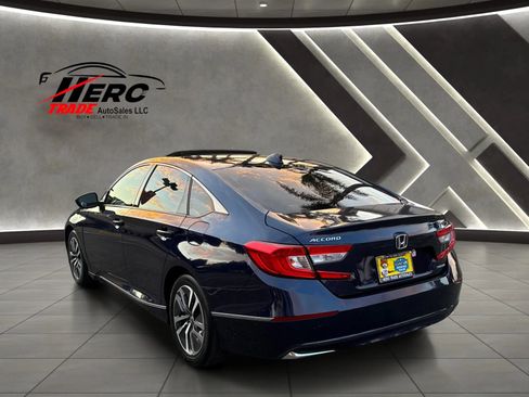 Used 2018 Honda Accord EX image 5