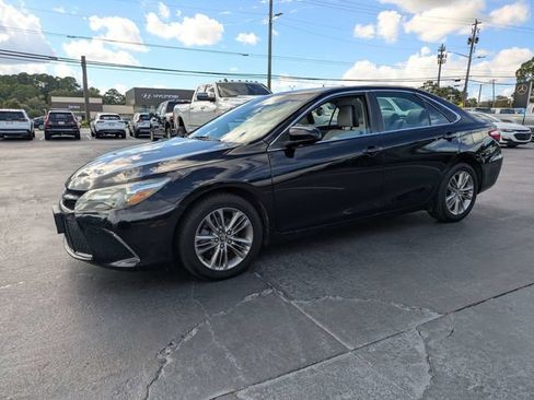 Used 2016 Toyota Camry SE FWD image 9