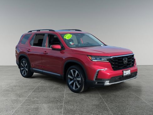 Used 2024 Honda Pilot Touring image 7