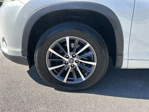 Used 2017 Toyota Highlander XLE image 55