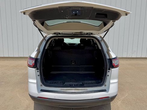 Used 2017 Chevrolet Traverse LT FWD image 16