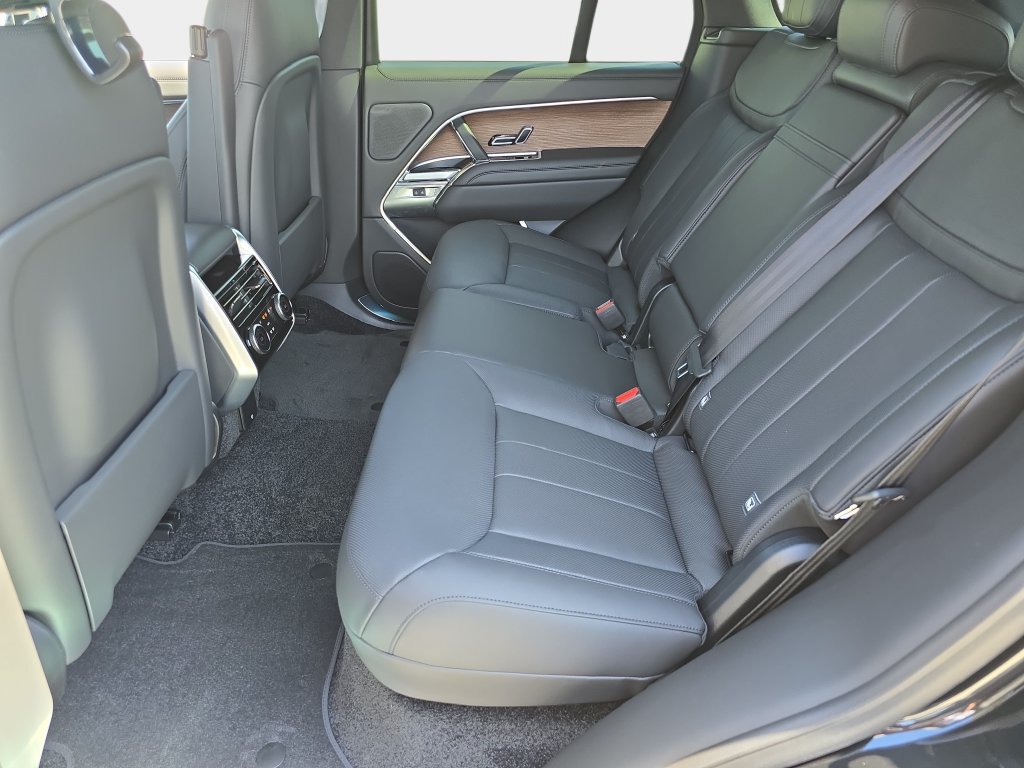 New 2026 Land Rover Range Rover SE AWD/4WD image 15