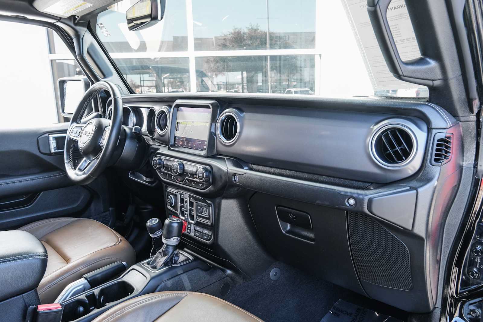 Used 2021 Jeep Gladiator Rubicon AWD/4WD image 25