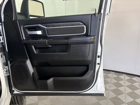Used 2024 RAM 3500 Big Horn image 27