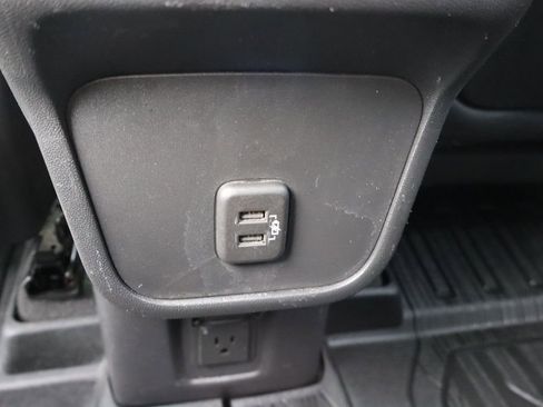 Used 2021 GMC Terrain SLT w/ LPO, Dark Accent Package AWD/4WD image 23