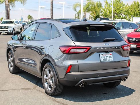 Used 2025 Ford Escape ST-Line w/ Equipment Group 301A image 8