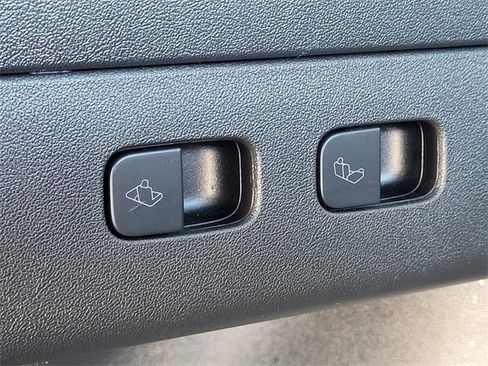 Used 2020 Tesla Model Y Performance image 33