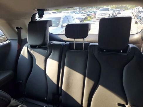 New 2026 Kia Carnival EX image 27