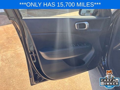 Used 2024 Hyundai Venue SEL FWD image 10