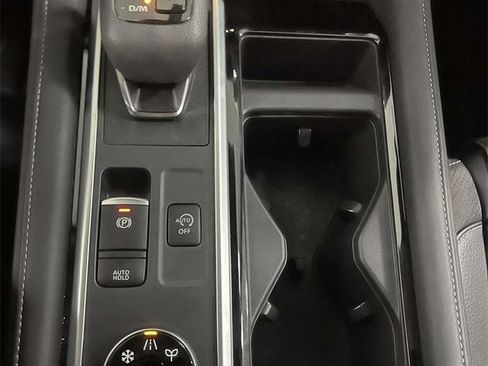 Certified 2025 Nissan Pathfinder SL image 21