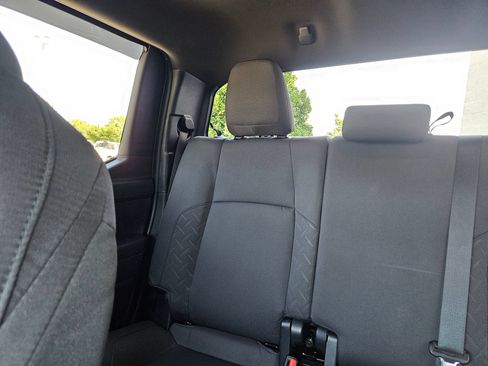 Used 2025 Toyota Tacoma SR AWD/4WD image 25