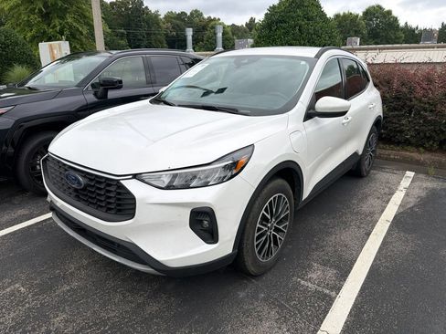 Used 2023 Ford Escape SE FWD image 2