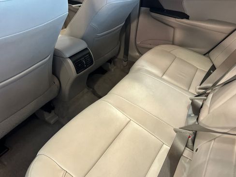 Used 2017 Toyota Camry XLE w/ Moonroof Package FWD image 5