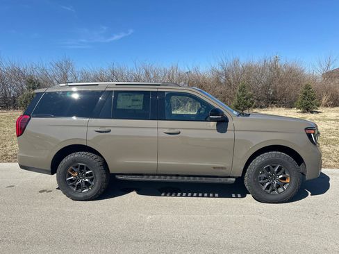 New 2026 Ford Expedition Tremor image 15