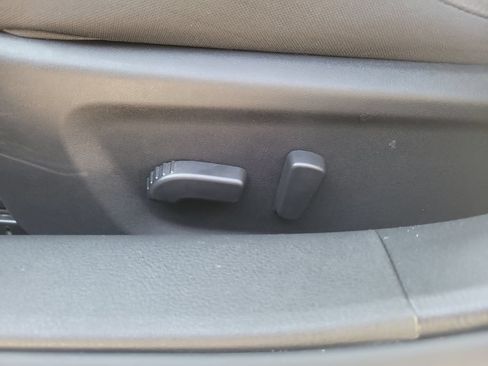 Used 2025 Nissan Altima 2.5 SV FWD image 17