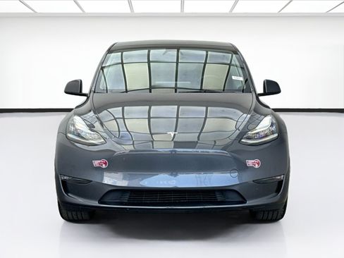 Used 2023 Tesla Model Y Long Range AWD/4WD image 2
